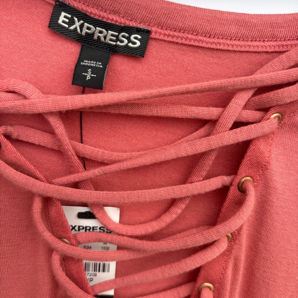 Express Womens Lace Up V-Neck Choker Top Coral Pink Short Sleeve S NWT - Picture 3 of 8